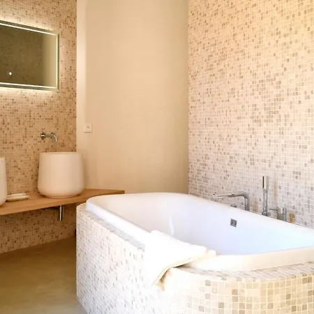 A Speranza Avec Piscine Privative Chauffee 5*